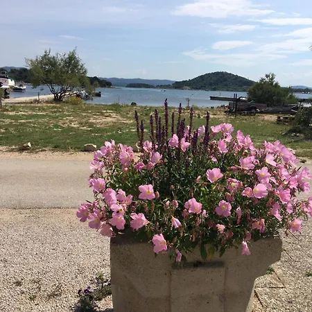 Apartment By The Sea A4 *